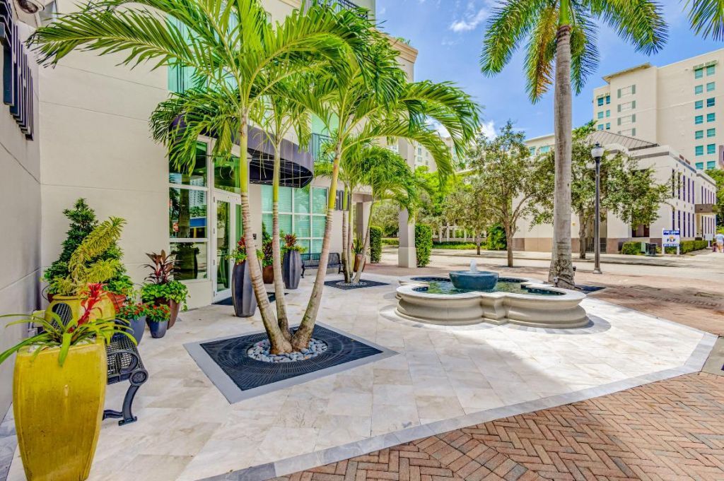 600 S Dixie Highway, Unit 141, West Palm Beach, FL 33401 Photo