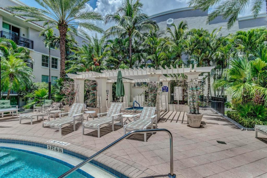 600 S Dixie Highway, Unit 141, West Palm Beach, FL 33401 Photo