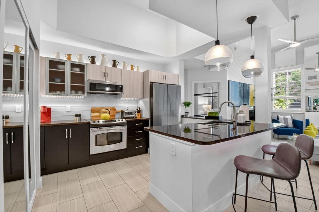 600 S Dixie Highway, Unit 141, West Palm Beach, FL 33401 Photo