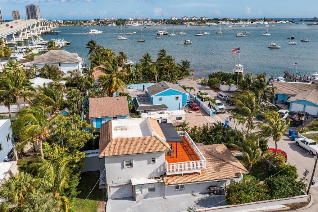 300 E 24th Street, Riviera Beach, FL 33404 Photo