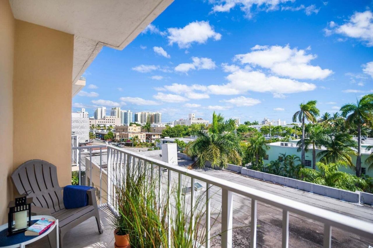 1605 Pennsylvania Avenue, Unit 502, Miami Beach, FL 33139 Photo