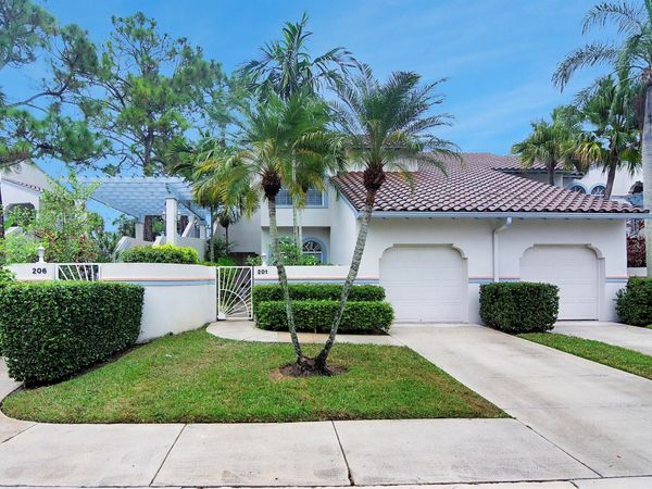201 Ryder Cup Circle S, Palm Beach Gardens, FL 33418