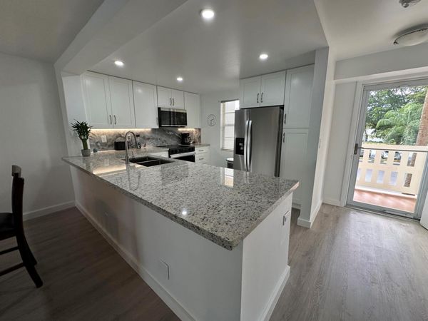 141 SE 3rd Avenue, Unit 203, Dania Beach, FL 33004
