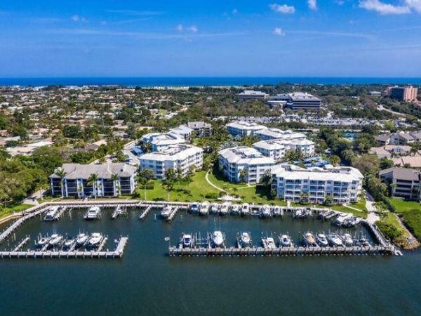 834 Bay Colony Drive S, Juno Beach, FL 33408