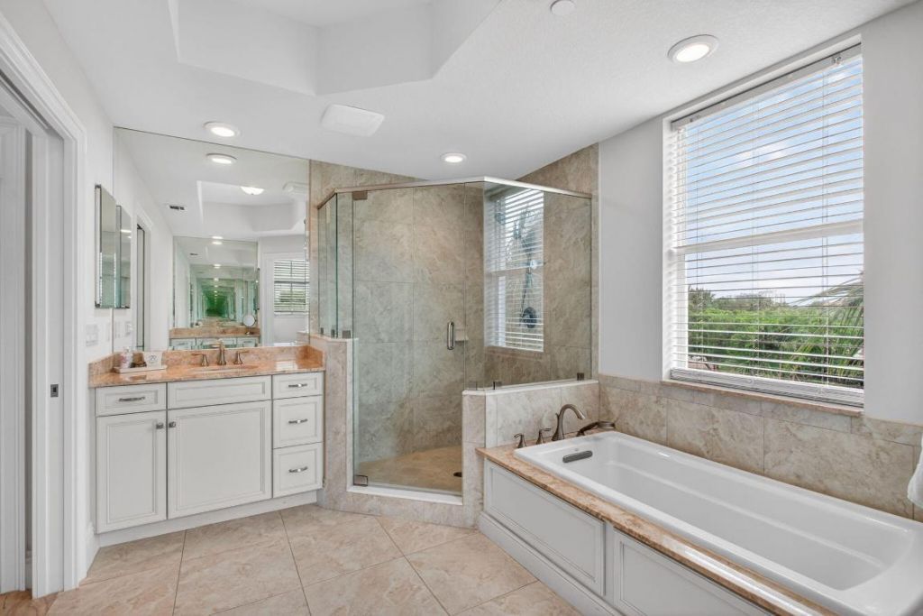 834 Bay Colony Drive S, Juno Beach, FL 33408 Photo