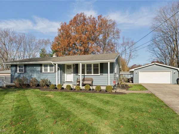 76 Stacy Drive, New Middletown, OH 44442