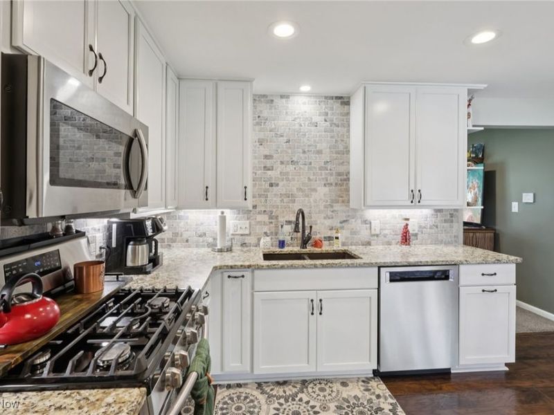 76 Stacy Drive, New Middletown, OH 44442 Photo 10