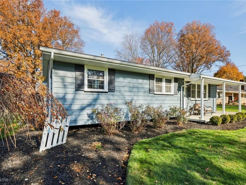 76 Stacy Drive, New Middletown, OH 44442 Photo 3