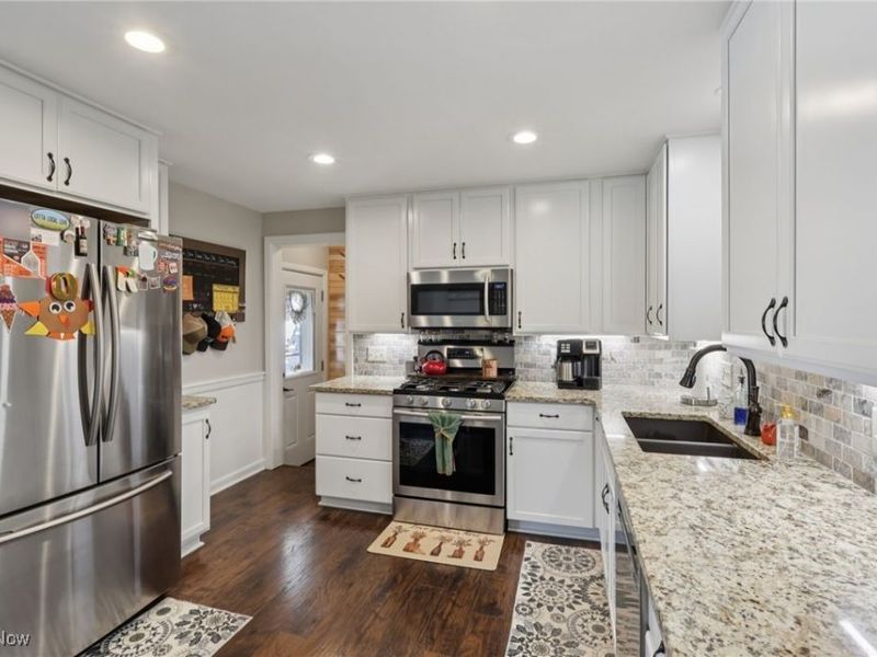 76 Stacy Drive, New Middletown, OH 44442 Photo 9