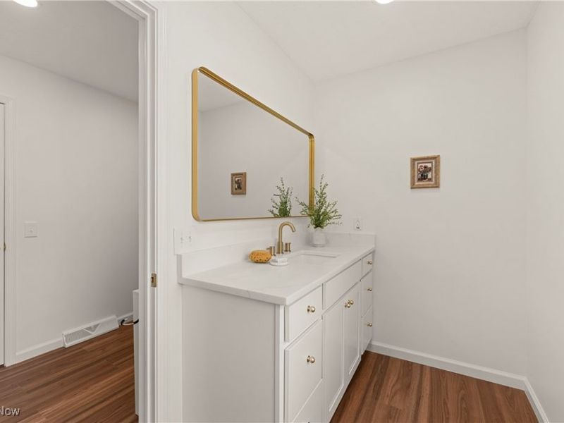 28100 Fairmount Boulevard, Cleveland, OH 44124 Photo 36