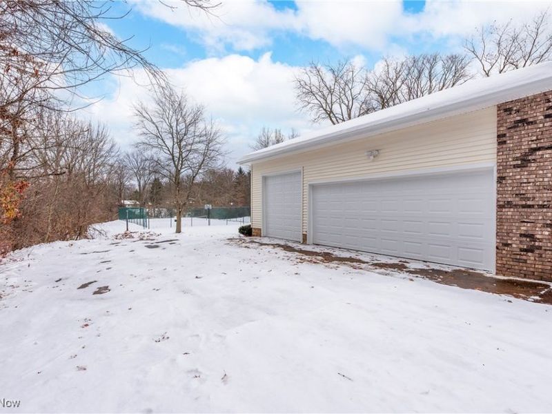 28100 Fairmount Boulevard, Cleveland, OH 44124 Photo 49