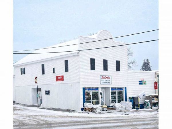 147 E Oak Street, Glenwood City, WI 54013