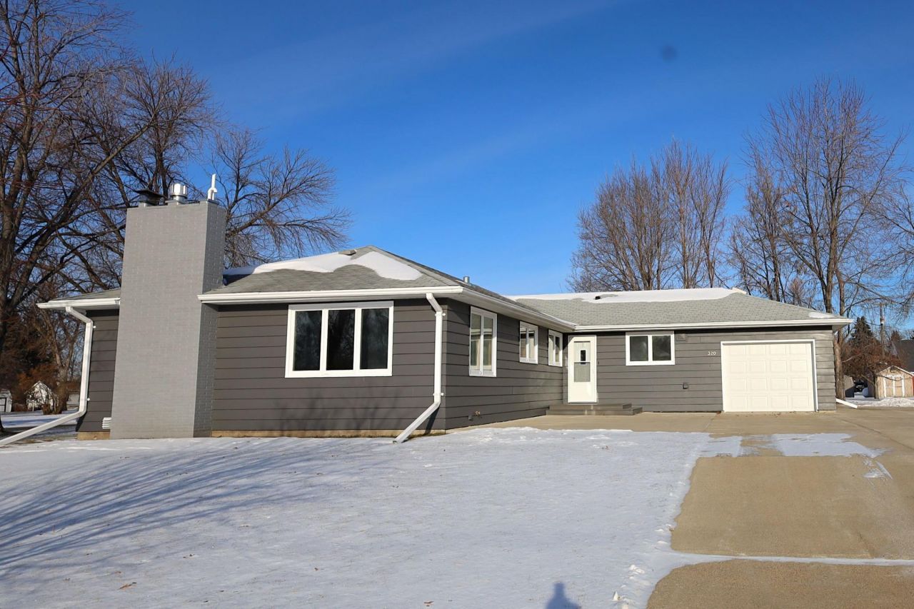 320 Daisy Avenue, Buxton, ND 58218 Main Photo