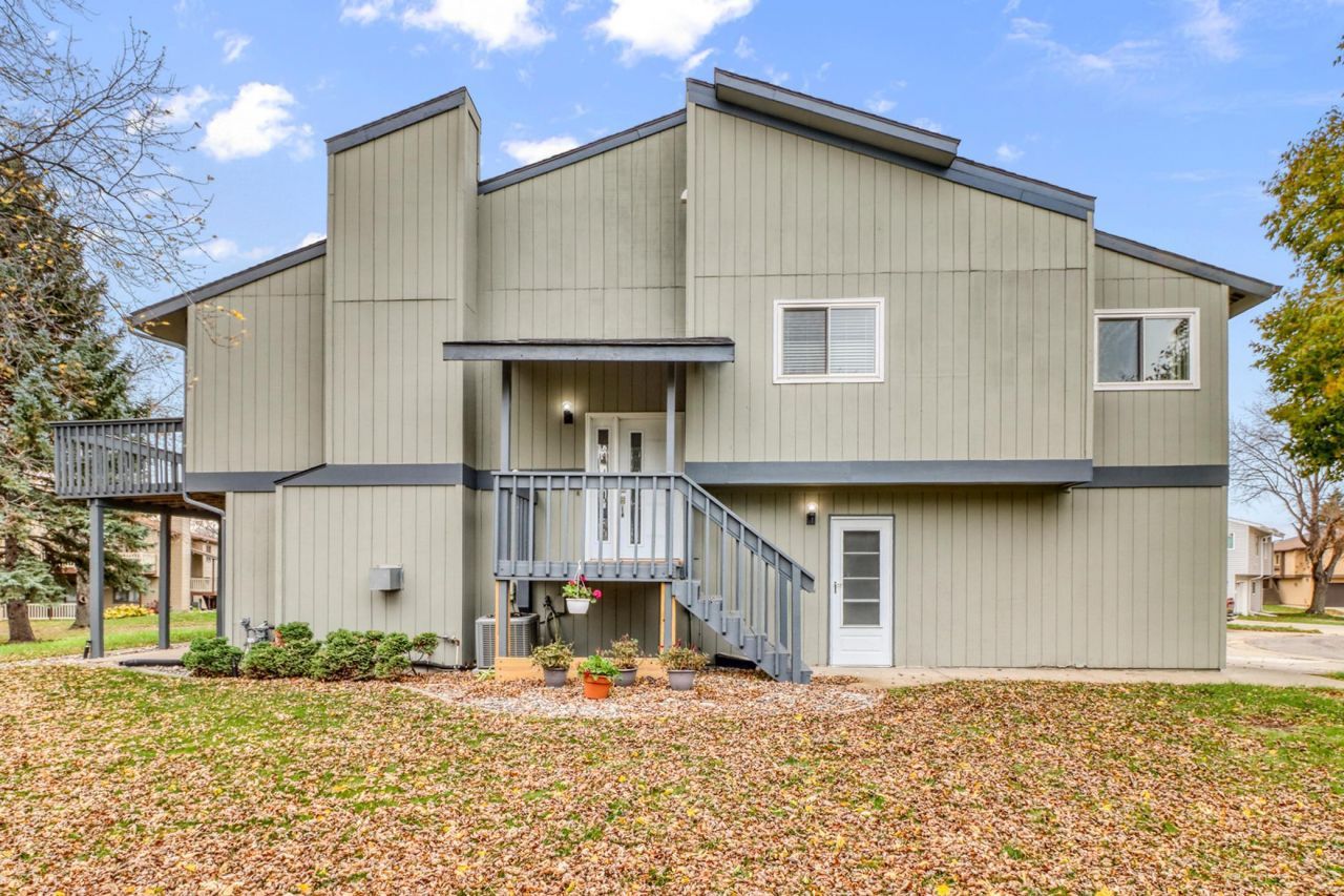 38 Fremont Drive S, Fargo, ND 58103 Main Photo