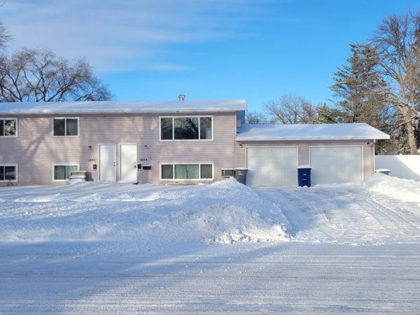 1602 6th Avenue N, Moorhead, MN 56560