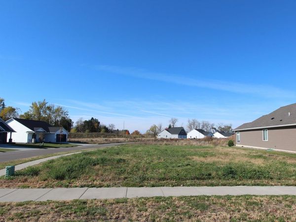 31670 Newport Curve, Lindstrom, MN 55045