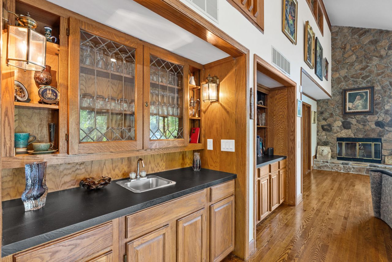 270 Harrison Point Photo 12