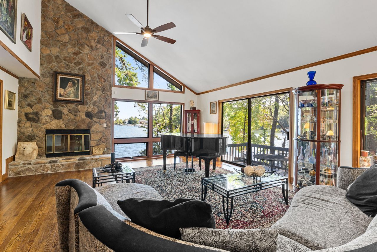 270 Harrison Point Photo 14