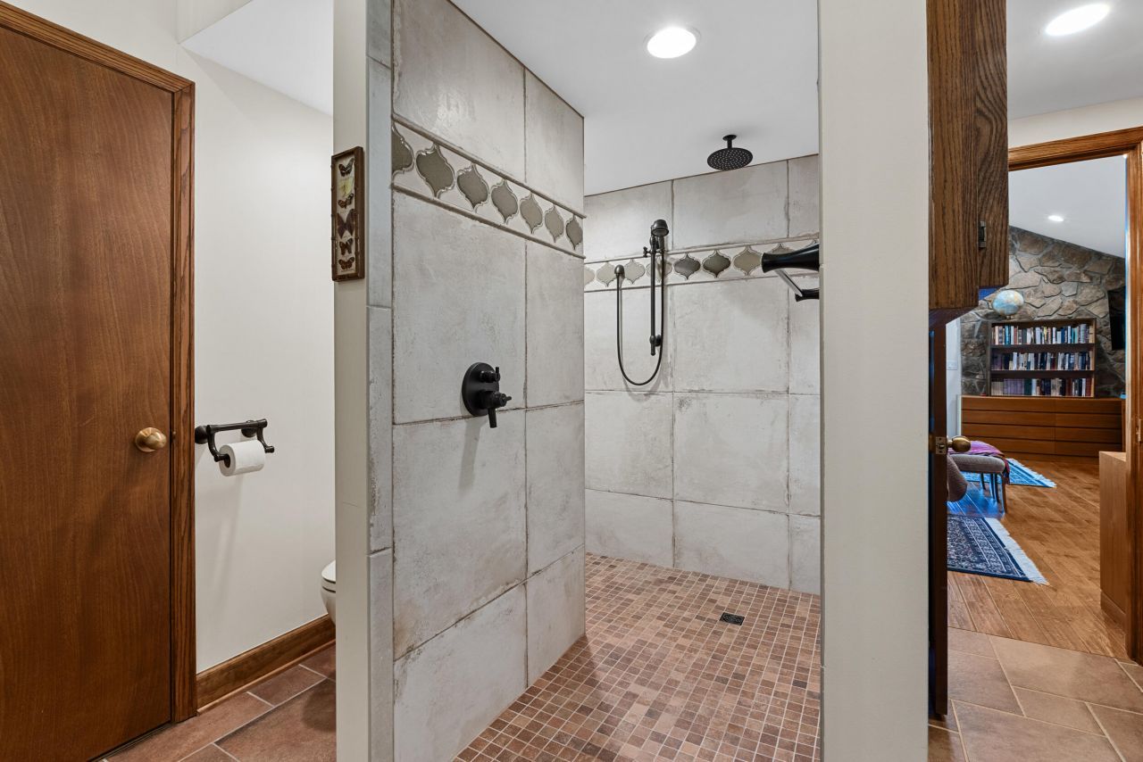 270 Harrison Point Photo 23