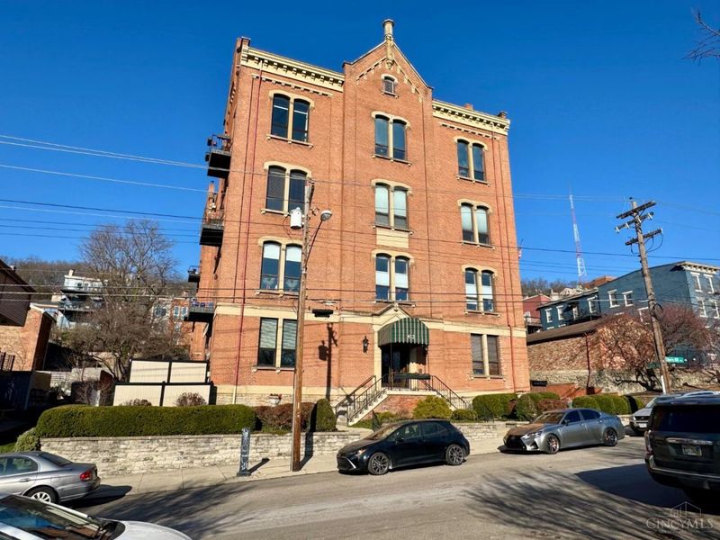 412 Liberty Hill, Unit 1B, Cincinnati, OH 45202 Photo 1