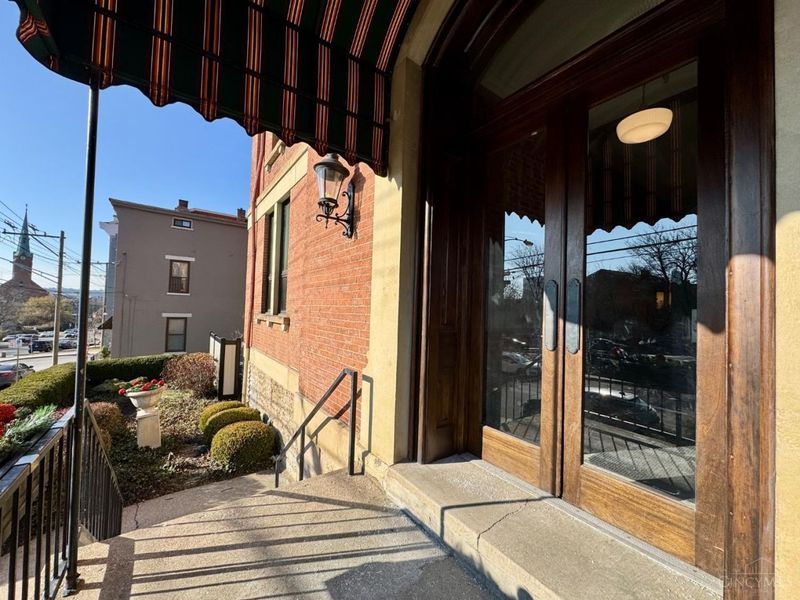 412 Liberty Hill, Unit 1B, Cincinnati, OH 45202 Photo 4