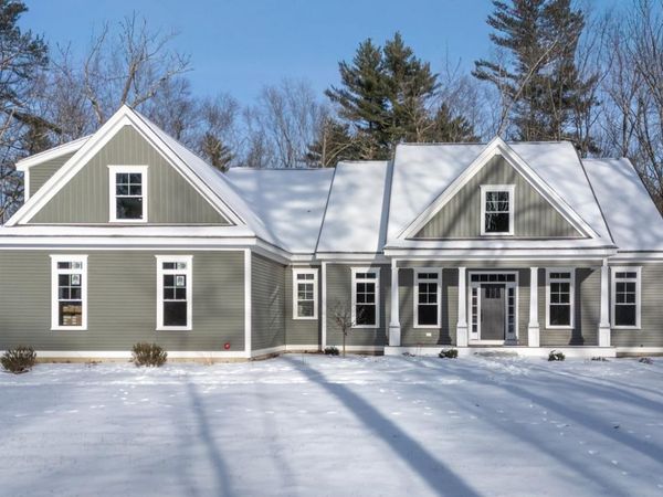 2 Deer Run, East Kingston, NH 03827