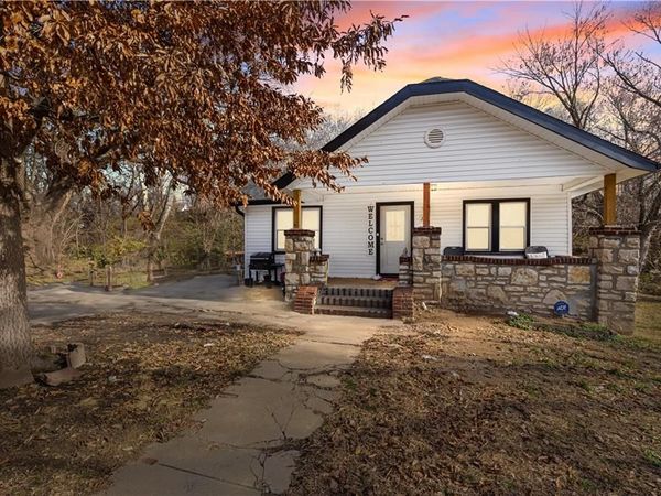 215 S 12th Street, Kansas City, KS 66102