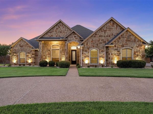 404 Casa del Rancho Road, Lorena, TX 76655