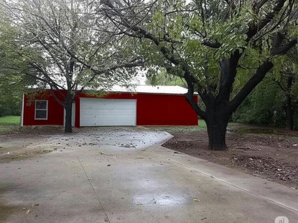 511 Rogers Road, Newark, TX 76071