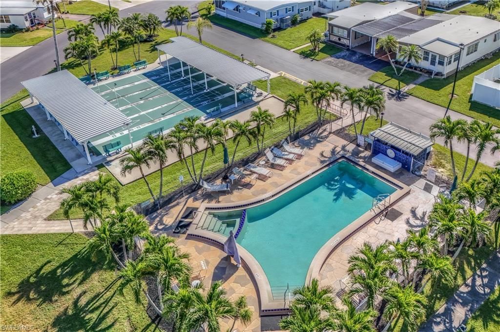 23 Enchanting Blvd, Naples, FL 34112 Photo