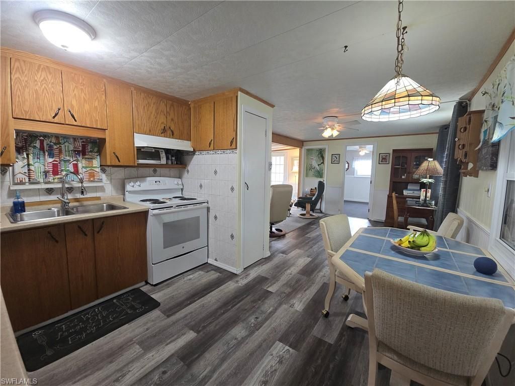 23 Enchanting Blvd, Naples, FL 34112 Photo