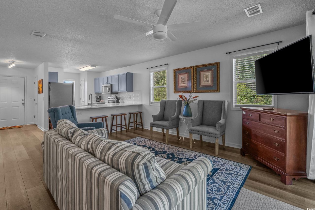 1290 White Tree Ln. Photo 8