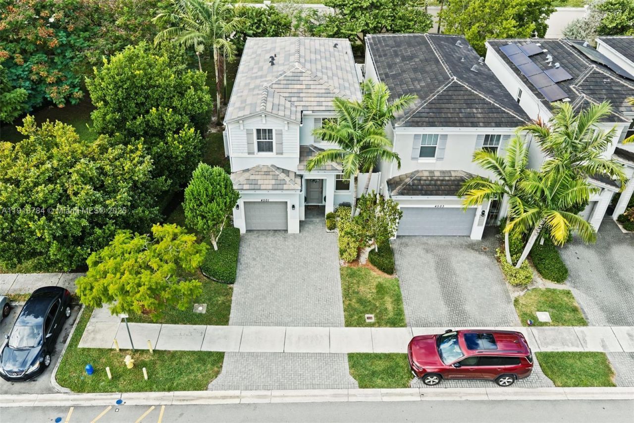 4501 NW 48th Ter, Tamarac, FL 33319 Photo