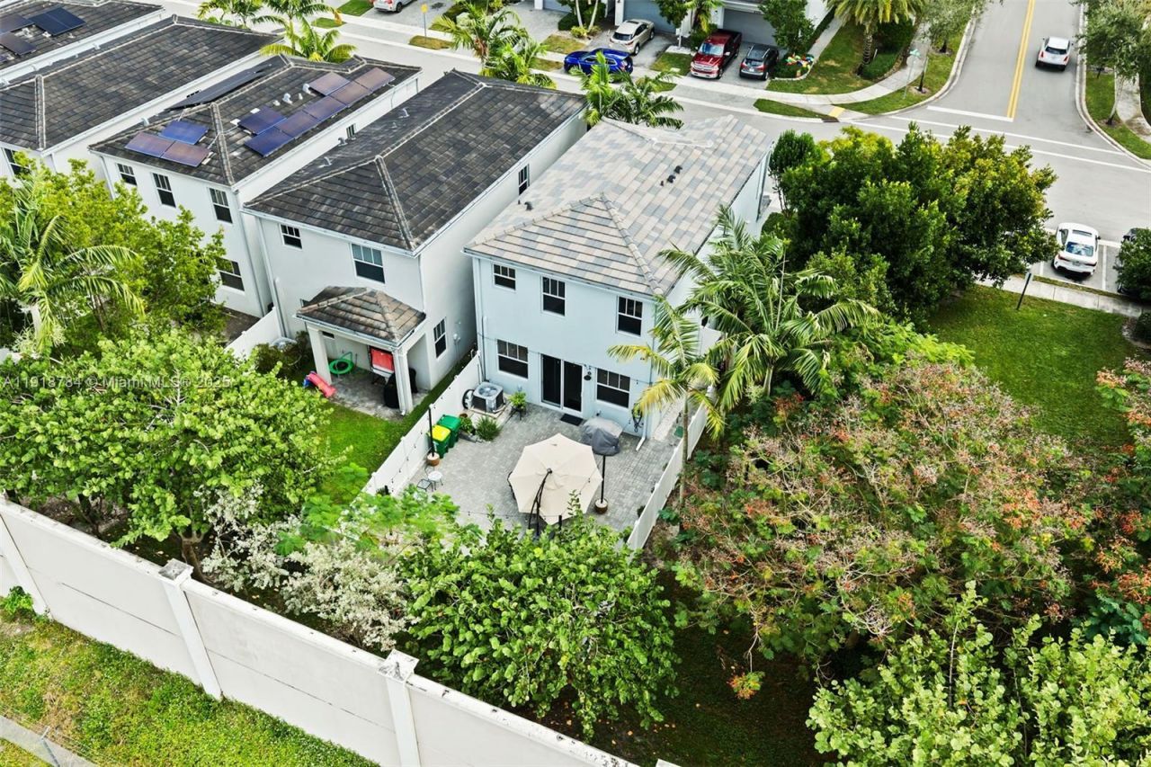 4501 NW 48th Ter, Tamarac, FL 33319 Photo