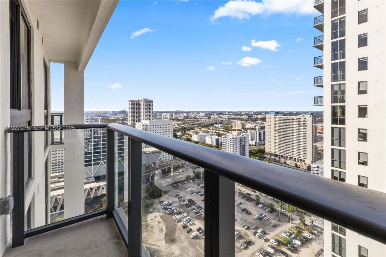 11 NE 6th St, Unit 3213, Miami, FL 33132 Photo