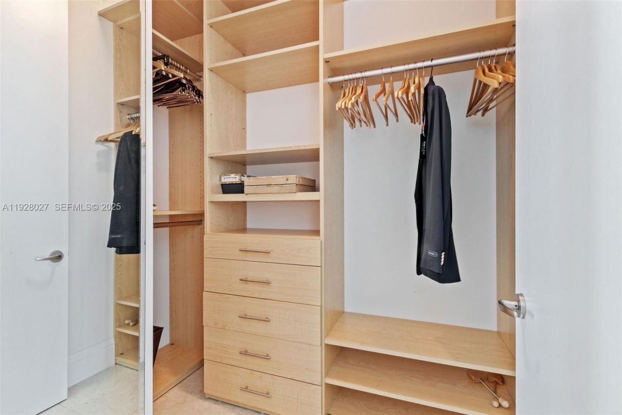 900 Brickell Key Blvd, Unit 2002, Miami, FL 33131 Photo