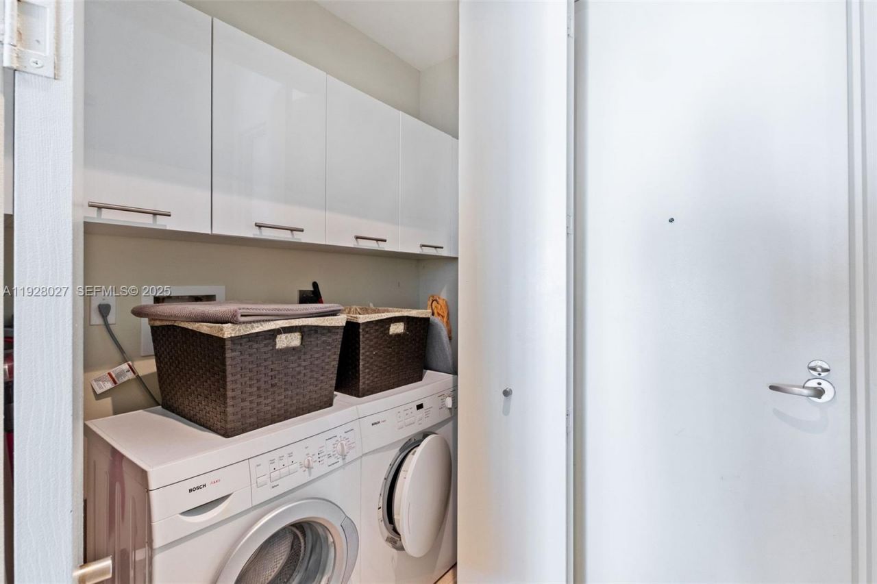 900 Brickell Key Blvd, Unit 2002, Miami, FL 33131 Photo