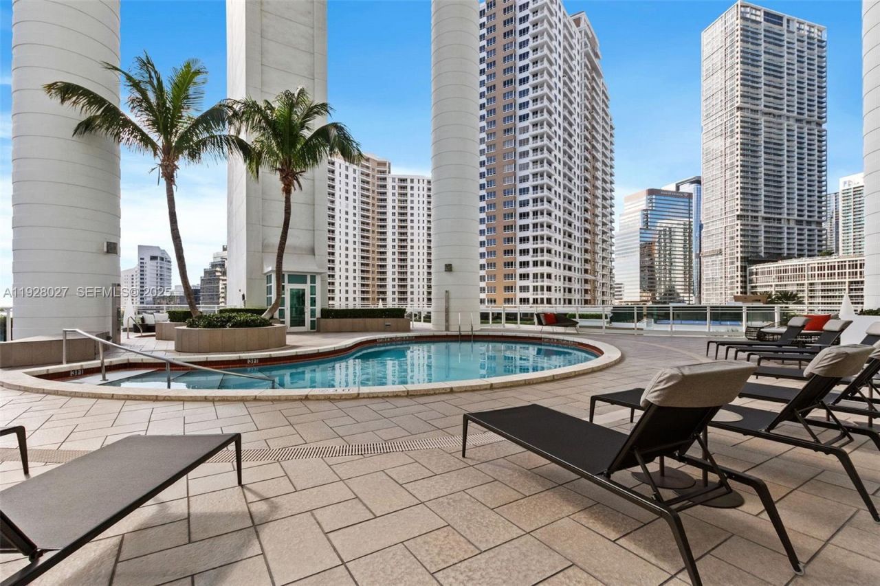 900 Brickell Key Blvd, Unit 2002, Miami, FL 33131 Photo