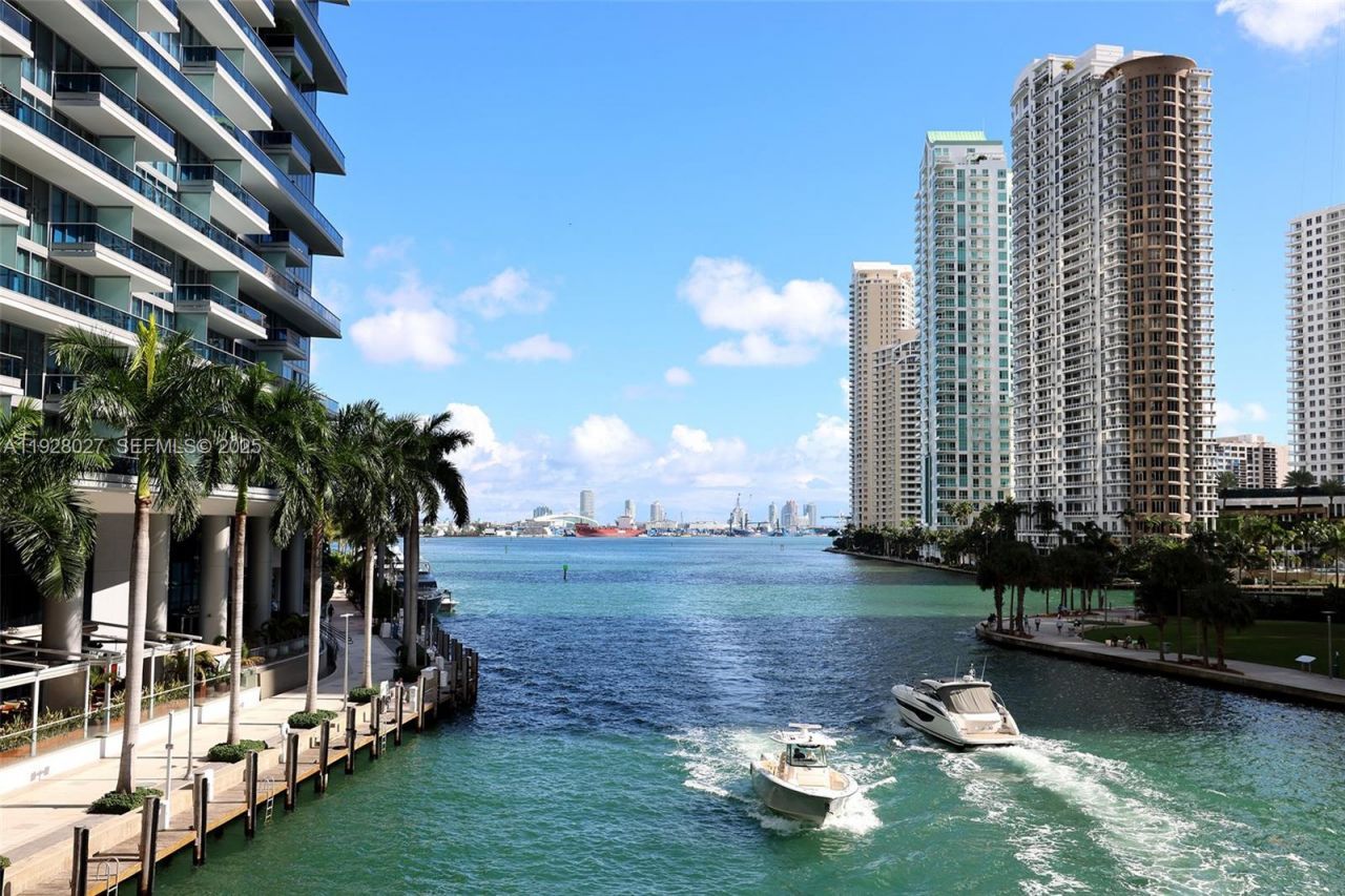 900 Brickell Key Blvd, Unit 2002, Miami, FL 33131 Photo