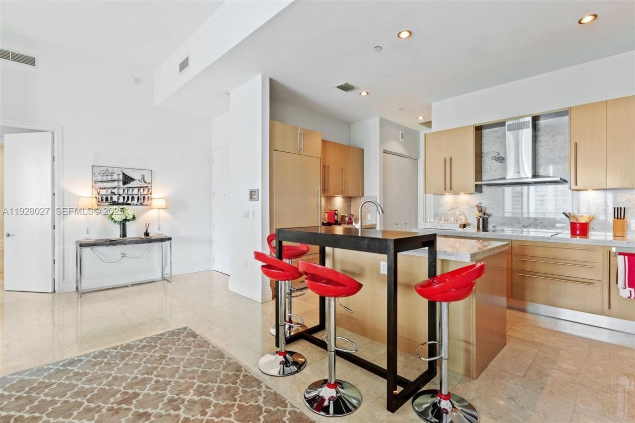 900 Brickell Key Blvd, Unit 2002, Miami, FL 33131 Photo