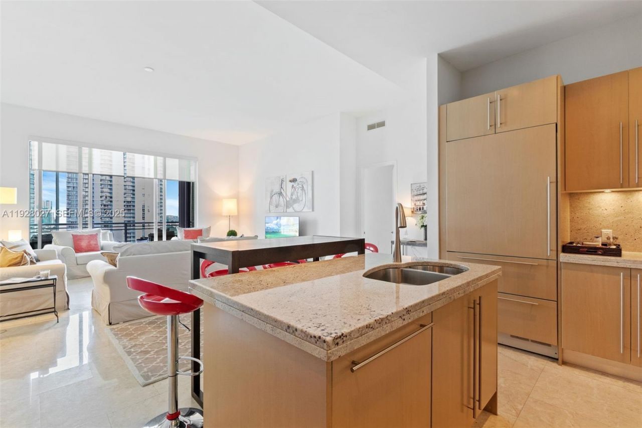 900 Brickell Key Blvd, Unit 2002, Miami, FL 33131 Photo