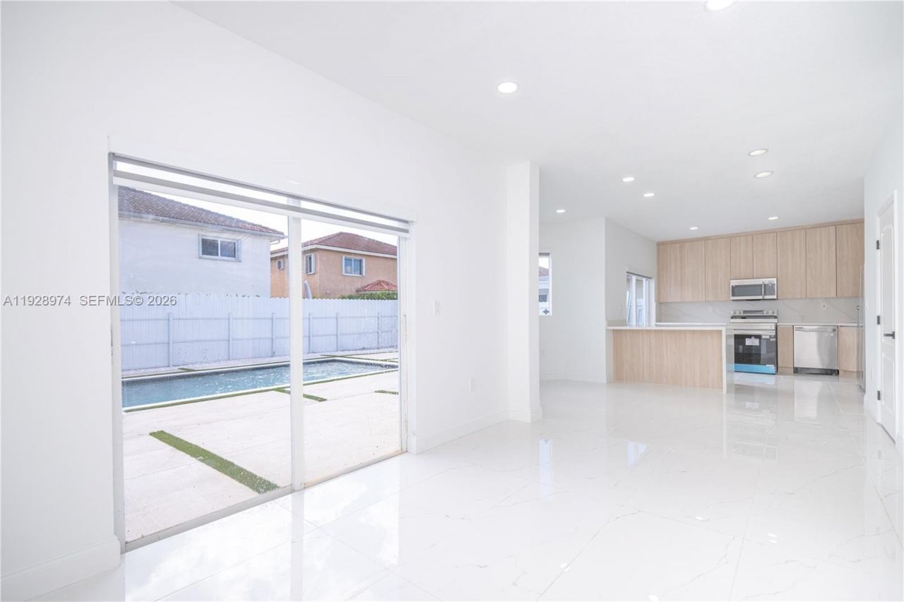 15064 SW 30th Ter, Miami, FL 33185 Photo