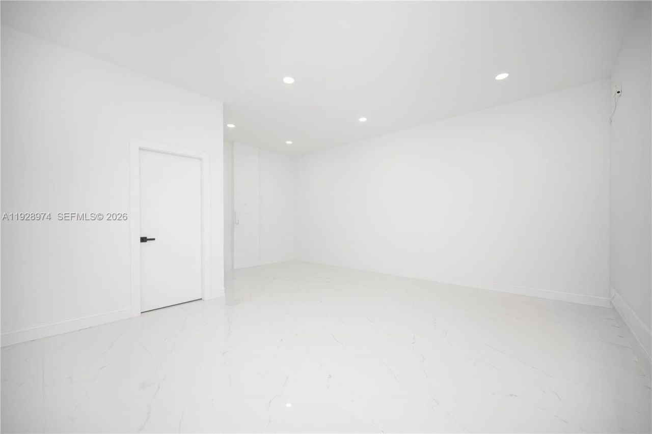 15064 SW 30th Ter, Miami, FL 33185 Photo