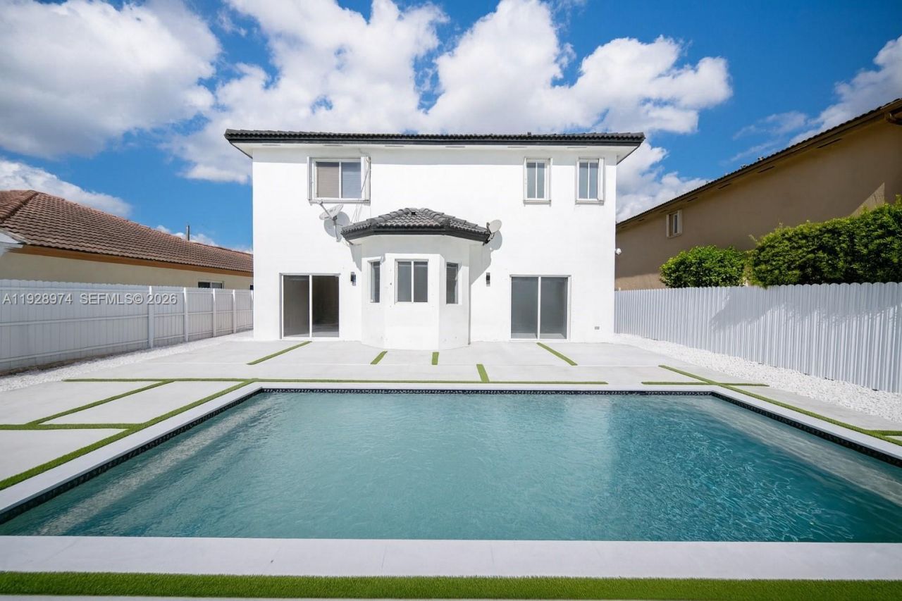 15064 SW 30th Ter, Miami, FL 33185 Photo