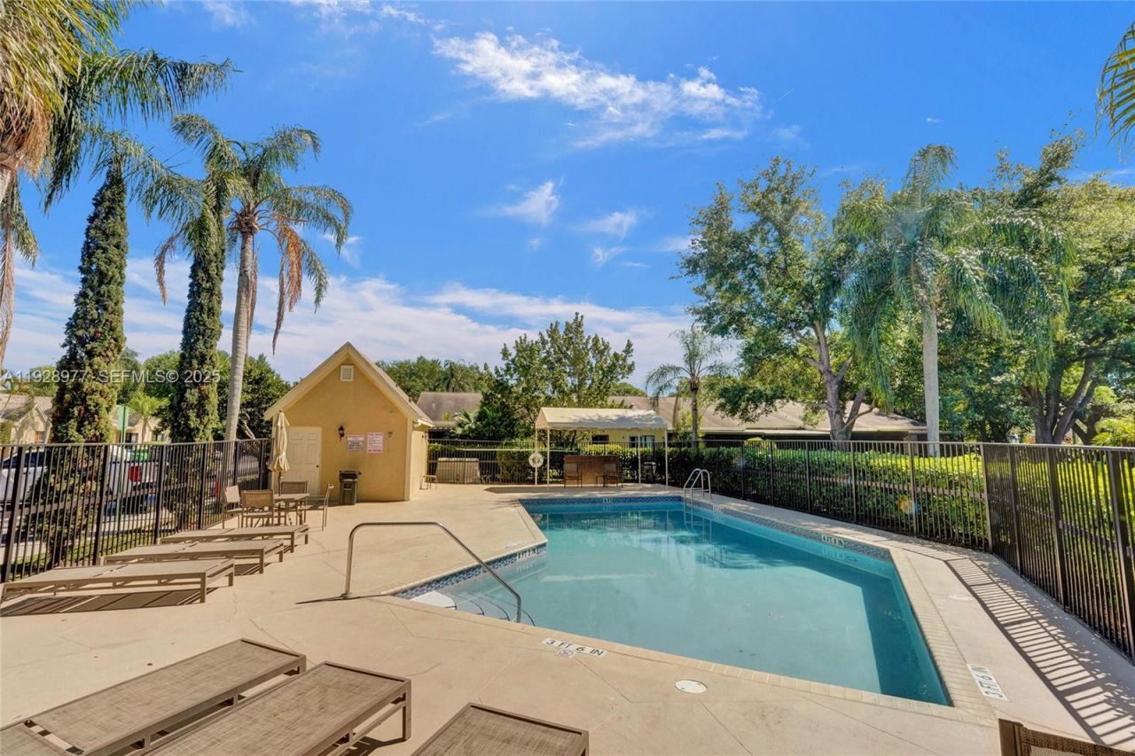 3592 NW 83rd Ln, Sunrise, FL 33351 Photo