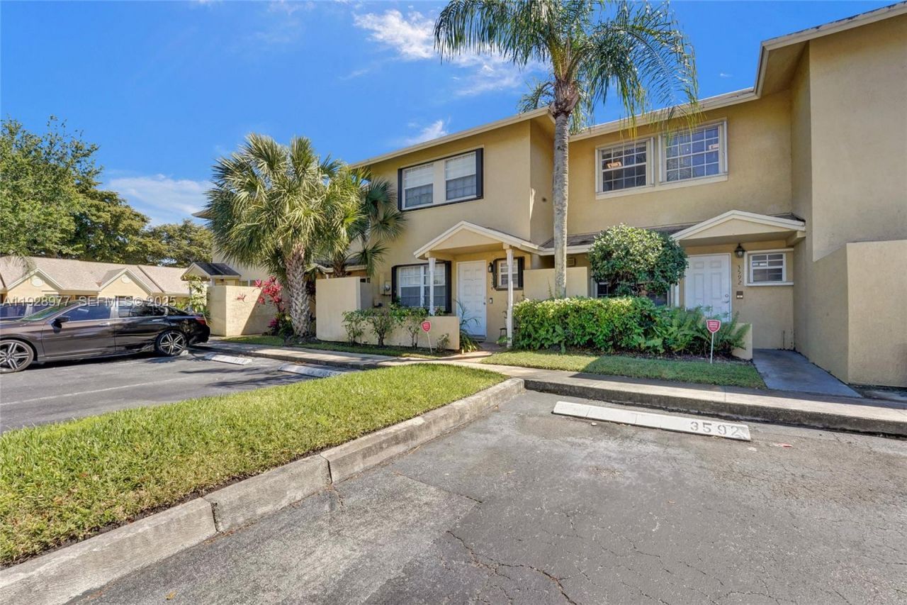 3592 NW 83rd Ln, Sunrise, FL 33351 Photo