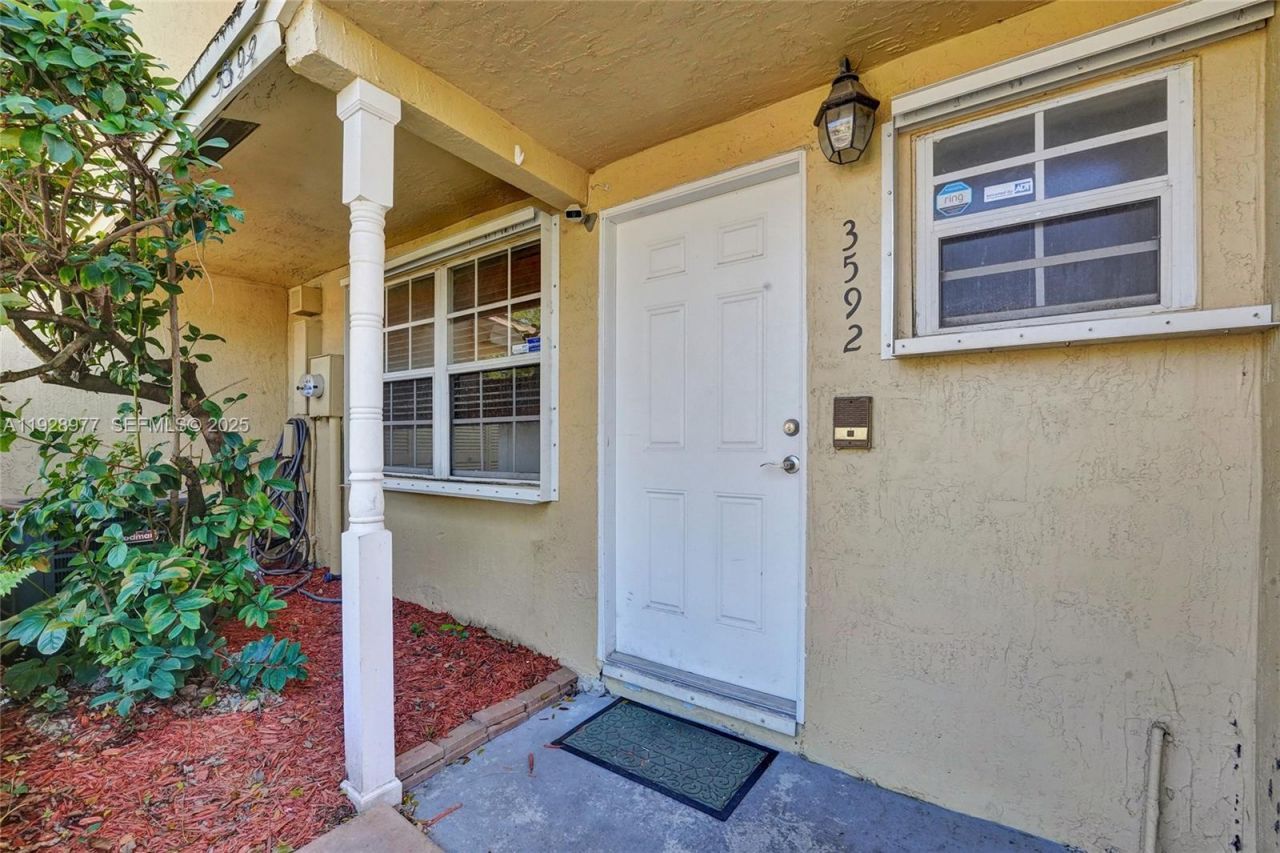 3592 NW 83rd Ln, Sunrise, FL 33351 Photo