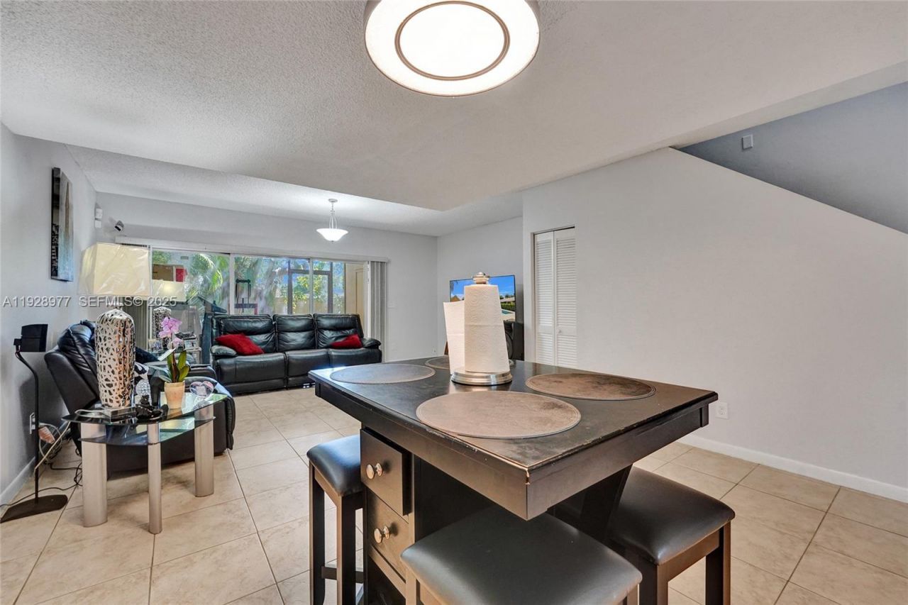 3592 NW 83rd Ln, Sunrise, FL 33351 Photo