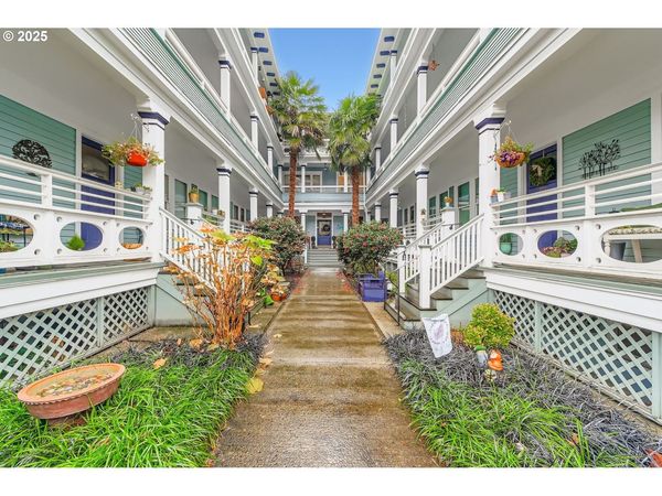 2127 NW IRVING ST, Unit 202, Portland, OR 97210