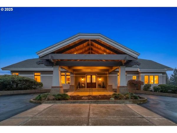 3252 S MOUNT KUEBLER DR, Salem, OR 97302